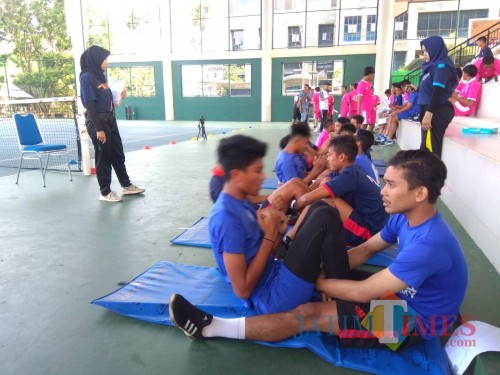 Suasana tes kebugaran yang dijalani pemain Arema FC 'Licek' di Universitas Negeri Malang (Hendra Saputra)