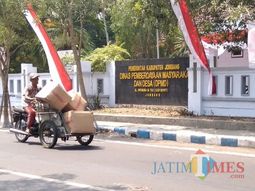 Kantor DPMD Kabupaten Jombang. (Foto : Adi Rosul / JombangTIMES)