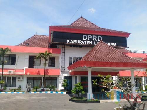 Kantor DPRD Lumajang (Foto : Moch. R. Abdul Fatah / Jatim TIMES)
