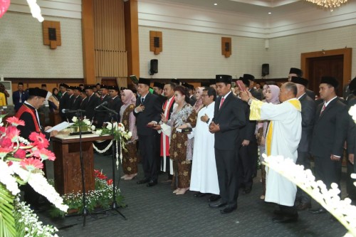 Prosesi pengucapan sumpah/janji anggota DPRD Banyuwangi periode 2019-2024