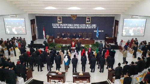 Prosesi pengambilan sumpah janji anggota DPRR Kota Malang periode 2019-2024 yang berlangsung sakral, Sabtu (24/8/2019) di Gedung DPRD Kota Malang (PipitAmnggraeni/MalangTIMES).