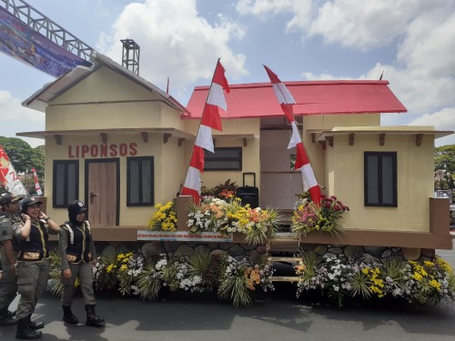 Kendaraan hias Dinsos Kota Malang dalam Festival Kendaraan Hias 2019. (Arifina Cahyanti Firdausi/MalangTIMES)