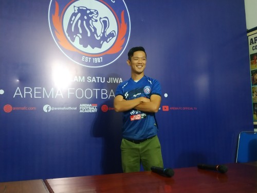 Takafumi Akahoshi saat dikenalkan Arema FC sebagai pemain asing baru (Hendra Saputra)