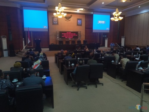 Suasan ruang paripurna DPRD Jombang saat rapat penetapan pimpinan dewan. (Foto : Adi Rosul / JombangTIMES)