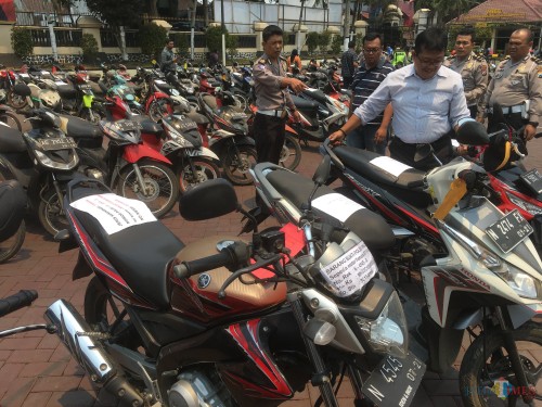 Situasi para warga saat mengunjungi pagelaran Gebyar Expo Pengembalian Barang Bukti Polres Malang (Foto : Ashaq Lupito / MalangTIMES)