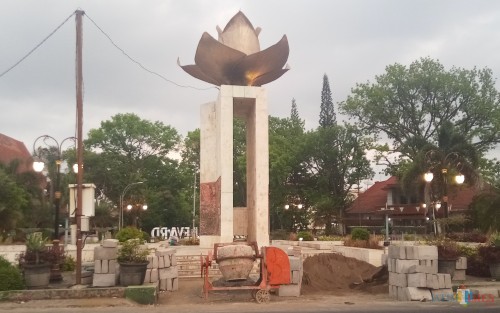 Kawasan Monumen Melati yang nantinya disamping-sampingnya akan dibangun lagi air mancur (Anggara Sudiongko/MalangTIMES)