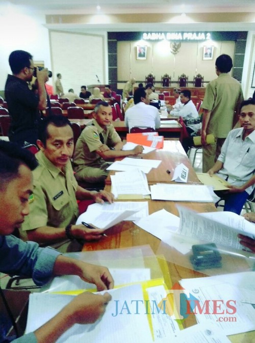 Jatimtimes/Muhlis/ verifikasi berkas pilkades