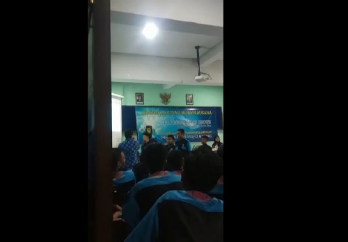 Potingan gambar saat terjadinya penamparan oleh praktisi digital marketing. (ist)