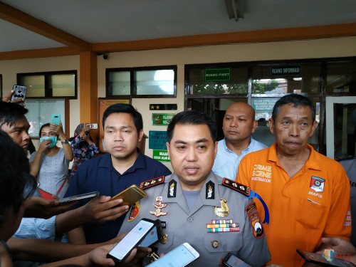 Kapolres Malang Kota AKBP Dony Alexander sesaat usai menerima hasil otopsi Agnes Arnelita. (Hendra Saputra)