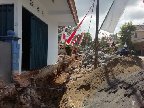 Dinas PU Bina Marga Kabupaten Malang kebut pembangunan drainase di berbagai wilayah perkotaan dan perdesaan sebelum musim hujan datang (Nana/ MalangTIMES)
