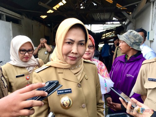 Wali Kota Batu Dewanti Rumpoko.
