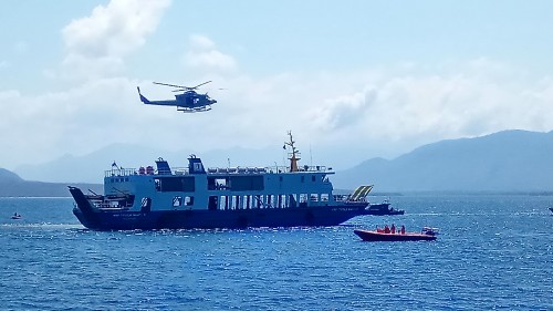 Latihan SAR yang dilakukan di selat Bali