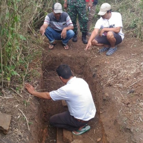 Struktur bangunan kuno ditemukan di area sawah Desa Pendem, Kecamatan Junrejo.