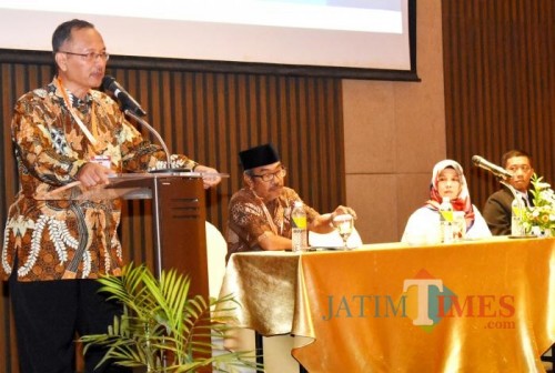 Rektor UIN Malang Prof Dr Abdul Haris MAg saat membuka kegiatan RTM 2019 di Hotel Golden Tulip Batu. (Foto: Humas)