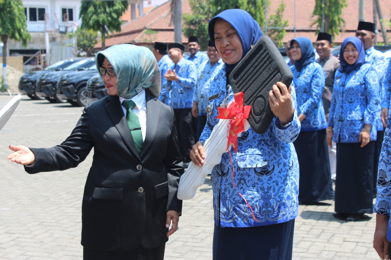 Bupati Jombang Bagikan 21 Toyota Rush Kendaraan Dinas Baru