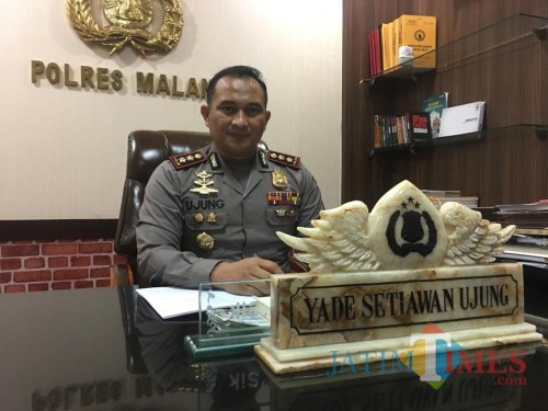 Kapolres Malang AKBP Yade Setiawan Ujung saat ditemui awak media terkait rumor perpindahan 5 polsek di wilayah Polres Malang ke Polresta Malang (Foto : Dokumen MalangTIMES)