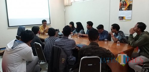 Program PPK Unikama, nampak para mahasiswa tengah mendapatkan materi dari pemateri PPK (Unikama for MalangTIMES))