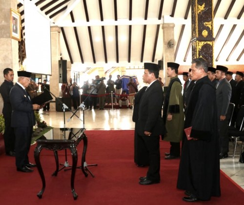 Bupati Malang Sanusi saat melakukan pelantikan pejabat baru di lingkungan Pemkab Malang (Humas Pemkab Malang for MalangTIMES)