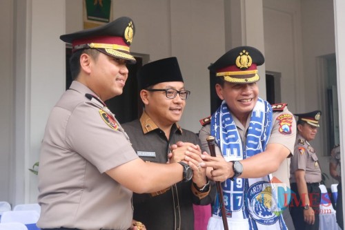 Kebersamaan antara Polresta Malang Kota dan Pemkot Malang dalam suasana Apel Tiga Pilar di Balai Kota Malang, Selasa (3/12). (Arifina Cahyanti Firdausi/MalangTIMES)