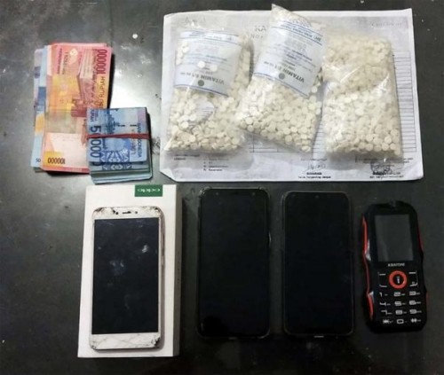Barang bukti pil koplo yang diamankan dari pelaku (ist)