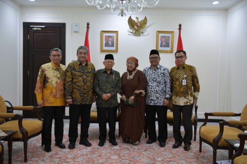 Wapres KH Ma'ruf Amin (tiga dari kiri) saat menerima pengurus KOPNUC di ruang kerjanya.