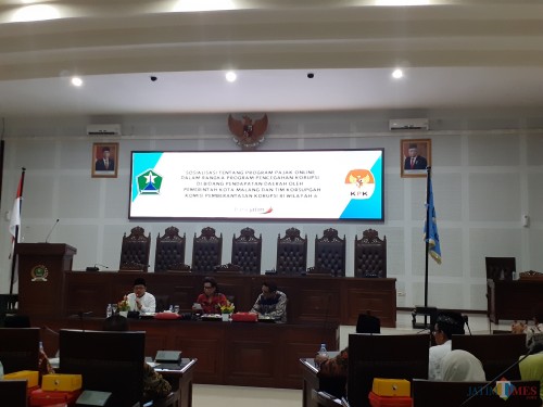 Suasana Sosialisasi tentang Program Pajak Online Dalam Rangka Program Pencegahan Korupsi di Bidang Pendapatan Daerah oleh Pemkot Malang dan Tim Korsupgah KPK RI Wilayah 6, hari ini (Rabu, 4/12) (Arifina Cahyanti Firdausi/MalangTIMES)