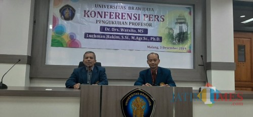 Prof Luchman Hakim SSi MAgr Sc PhD (kanan). (Foto: Imarotul Izzah/MalangTIMES)