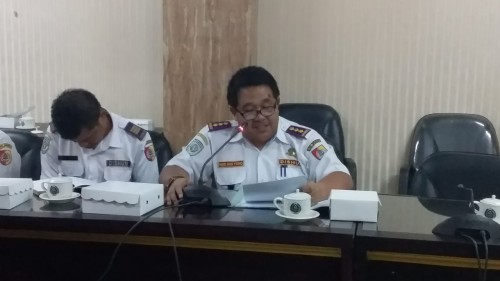Hadi Mulyono Kadishub Jember saat hearing dengan Komisi C DPRD Jember (foto : istimewa / Jatim TIMES)