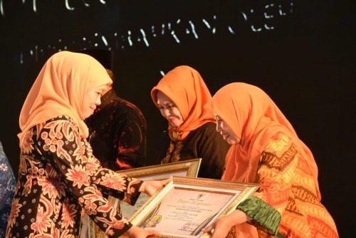 Gubernur Jatim Khofifah