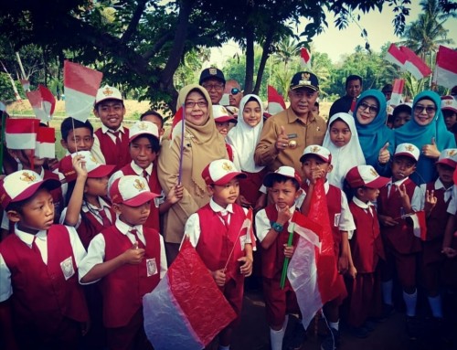 Bupati Malang Sanusi bersama para pelajar dalam acara Gema Desa (Humas Pemkab Malang)