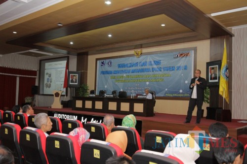 Salah satu pemateri dalam kegiatan sosialisasi dan klinis PKM tahun 2019 di Unikama (Unikama for MalangTIMES)