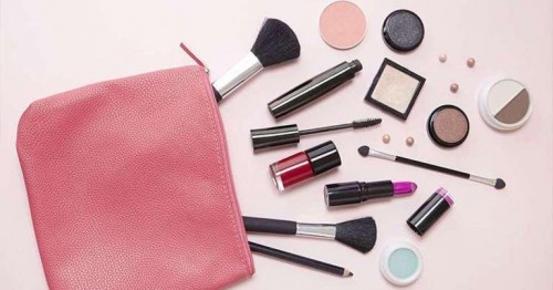 Beragam perlengkapan makeup. (Foto: istimewa)