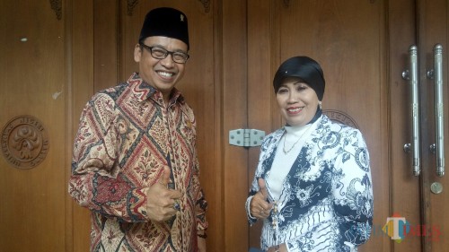 (kiri ke kanan) Ketua Komisi D DPRD Kota Malang, Achmad Wanedi dan Kepala Dinas Pendidikan Kota Malang, Zubaidah (Foto: Imarotul Izzah/ MalangTIMES)