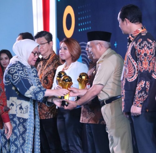Bupati Malang Sanusi mendapat apresiasi dari Menteri Tenaga Kerja karena kepedulian tinggi atas PMI (Humas Pemkab Malang)