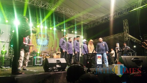 KPU Kabupaten Kediri saat me-launching acara Pemilihan Bupati dan Wakil Bupati Kabupaten Kediri. (eko Arif s /JatimTimes)