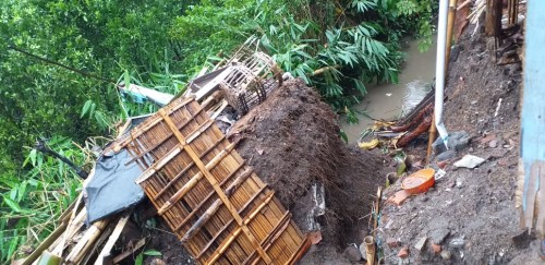 Tanah longsor yang menimpa Dusun Sawahan, Desa Giripurno, Kecamatan Bumiaji, Jumat (27/12/2019).