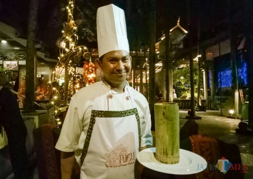Menu ikan patin bakar bambu di tangan chef Hotel Tugu Malang Bakhrul Ulum Mudin. (Foto: Imarotul Izzah/MalangTIMES)