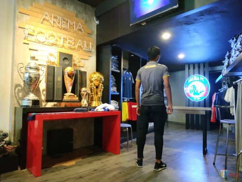 Jayus Hariono saat mengenakan jersey ketiga musim 2020 tanpa name set. (Hendra Saputra)