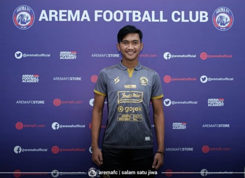 Jayus Hariono saat mengenakan jersey ketiga musim 2020 (official Arema FC)