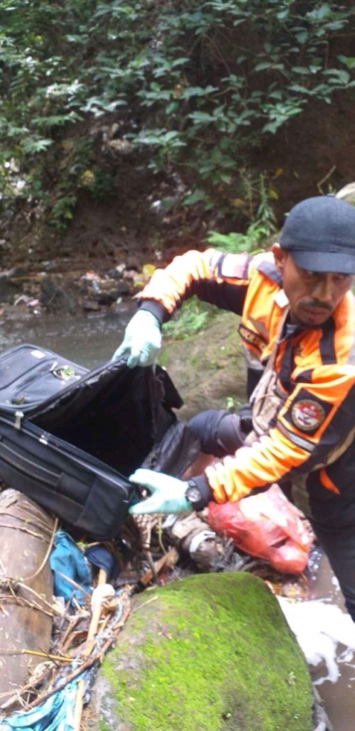 Kondisi koper yang saat dievakuasi ternyata kosong(istimewa)