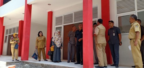 Komisi I DPRD Kota Blitar saat mengecek progres pembangunan SMPN 3