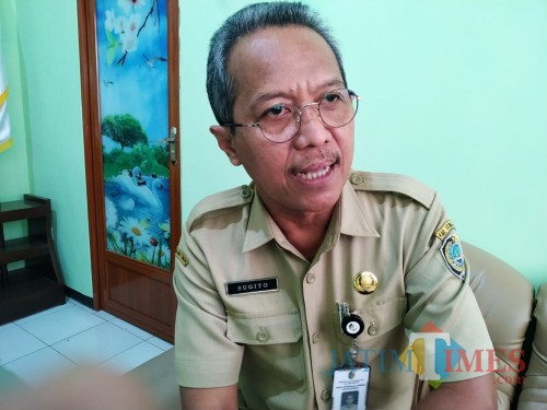Sugito, Kepala SMP Negeri 2 Kauman Tulungagung. (Foto: Anang Basso / Tulungagung TIMES)