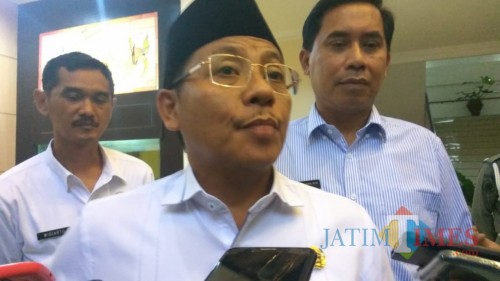 Wali Kota Malang Sutiaji saat ditemui awak media usai pertemuan bersama perwakilan Kementerian PUPR di Kantor Perumda Tugu Tirta Kota Malang (Arifina Cahyanti Firdausi/MalangTIMES)
