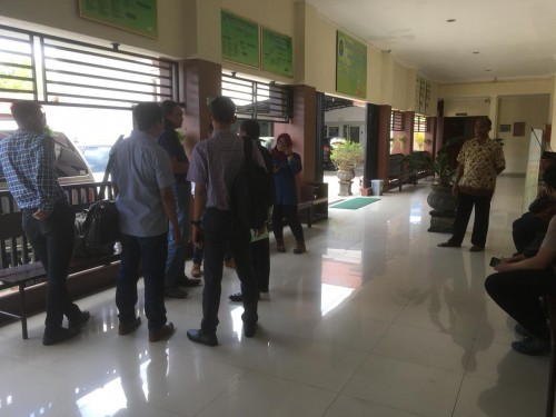 Suasana persidangan sesaat setelah pembacaan putusan sela berakhir