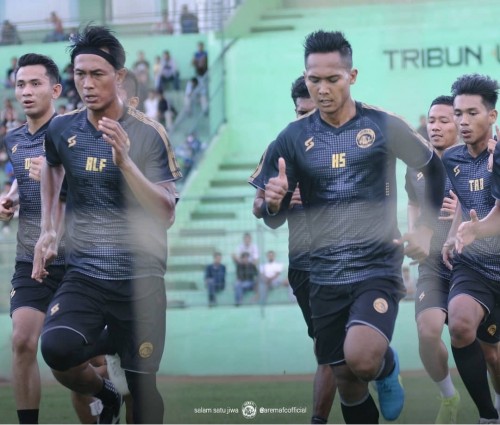 Pemain Arema FC saat menjalani latihan dibawah asuhan pelatih Mario Gomez (official Arema FC)
