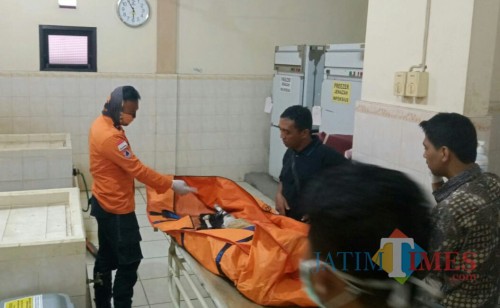 Mayat Mr. X ketika tiba di RS. dr. Haryoto Lumajang (Foto : BPBD Lumajang/ Jatim TIMES)