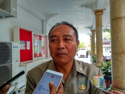 Kepala DLH Kota Blitar, Pande Ketut Suryadi.(Foto : Malik Naharul/BlitarTIMES)