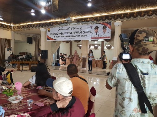 Sambutan Pemprov Sumbar atas kedatangan turis China membuat warganet geleng-geleng (Ist)