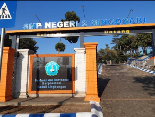 Pintu masuk SMPN 2 Singosari (Foto : Istimewa)