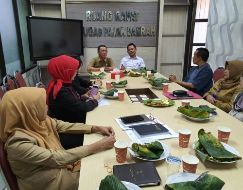 Suasana tasyakuran sederhana pergantian nama Badan Pelayanan Pajak Daerah (BP2D) Kota Malang menjadi Badan Pendapatan Daerah (Bapenda) Kota Malang (BP2D Kota Malang).